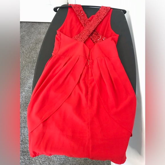 Romantic red dress with sparkly back straps NEW CONDITION - Picture 4 of 8